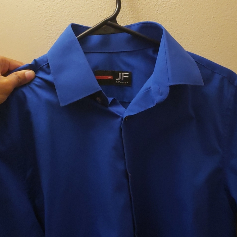 Small Blue Mens Dress Shirt. Slim fit. 14-14.5